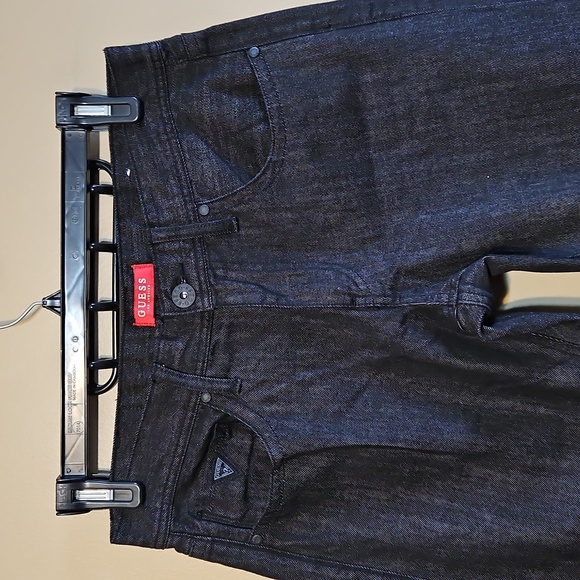 NWOT Guess Relaxed Straight Fit Jeans - Picture 4 of 12